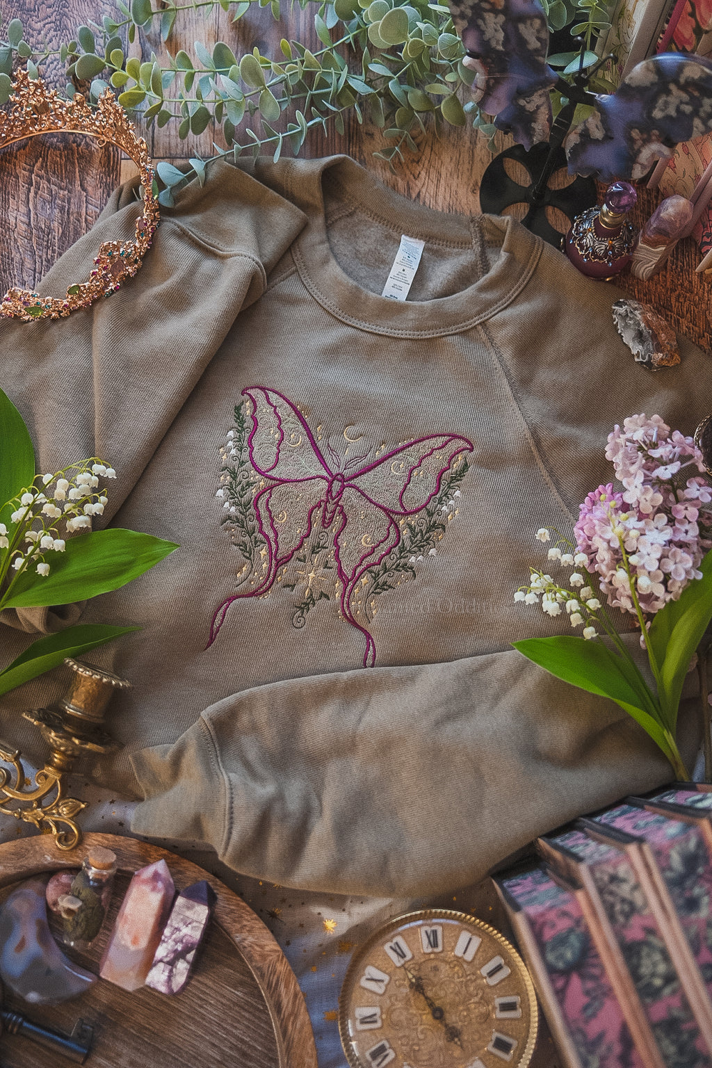 Actias Luna Crewneck
