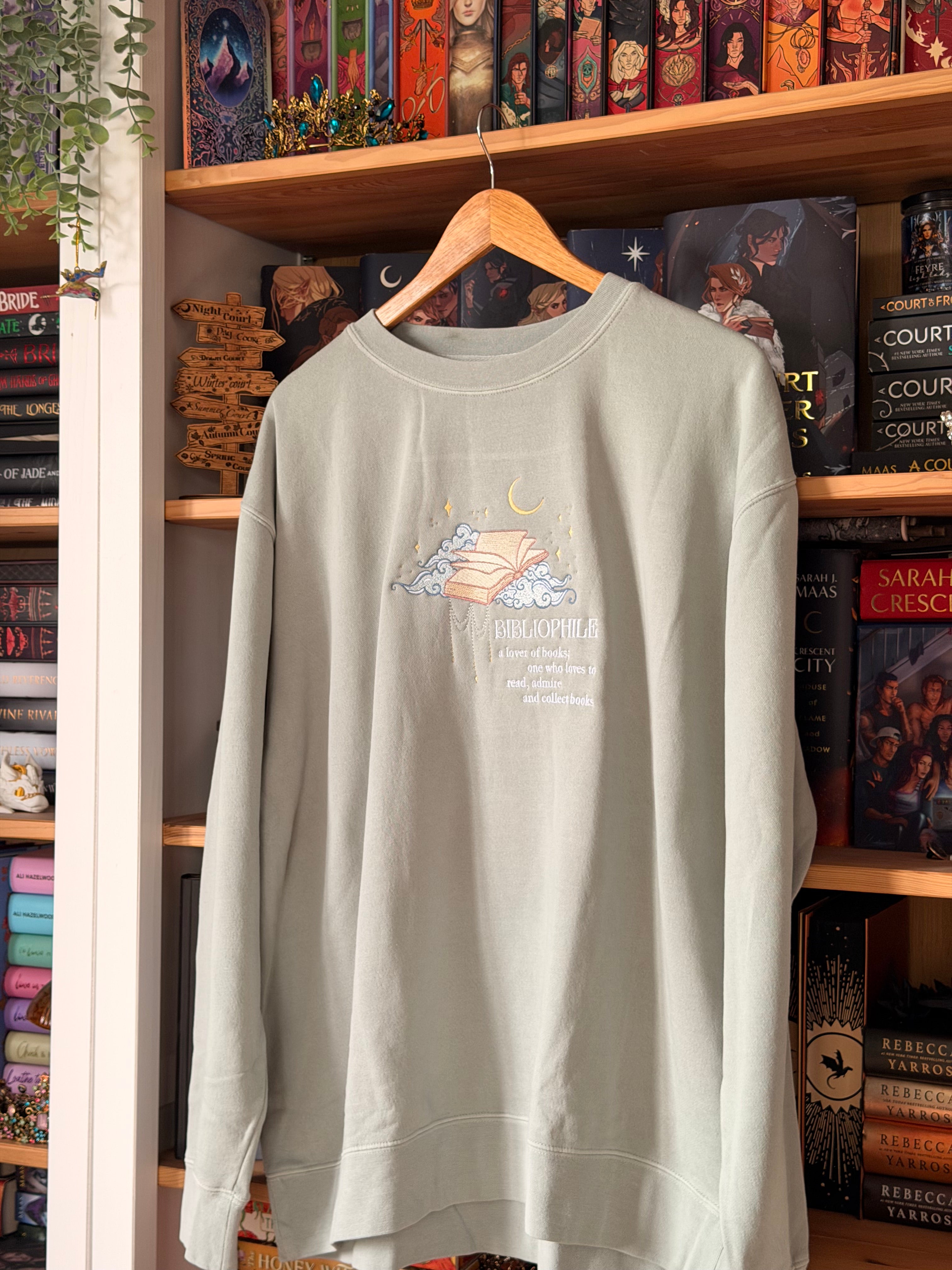Bibliophile crewneck in Sage